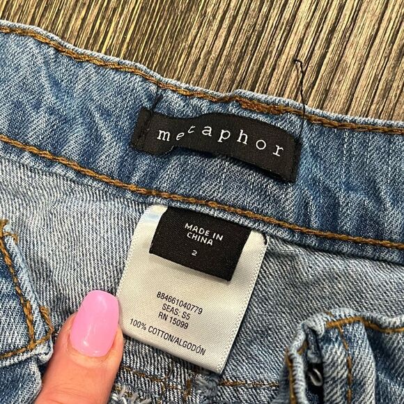 Metaphor Straight Leg Light Wash Distressed Jeans Size 2 - Picture 5 of 10